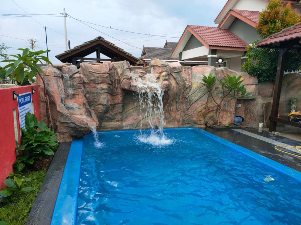Roemahkoe Holidayhome Malacca ภายนอก รูปภาพ