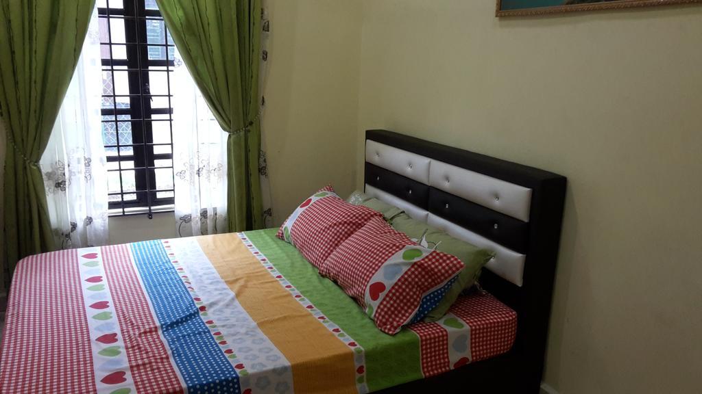 Roemahkoe Holidayhome Malacca ภายนอก รูปภาพ