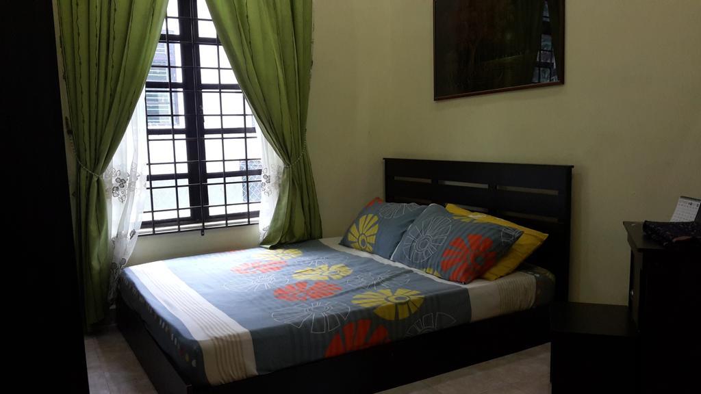 Roemahkoe Holidayhome Malacca ภายนอก รูปภาพ