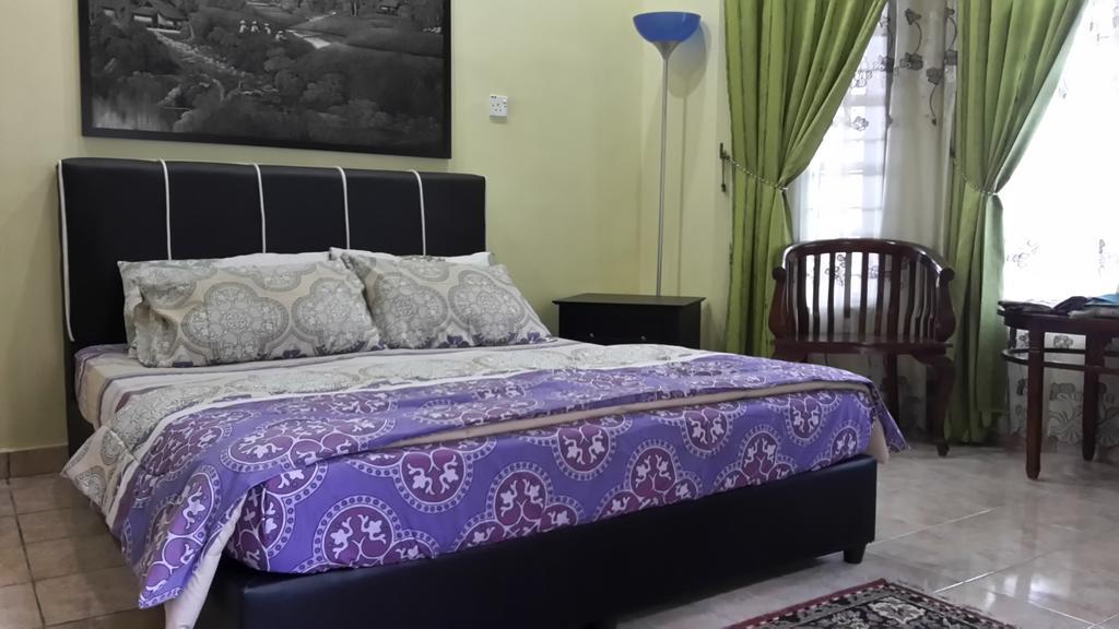 Roemahkoe Holidayhome Malacca ภายนอก รูปภาพ