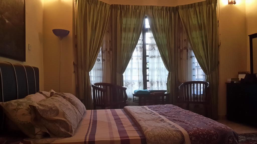 Roemahkoe Holidayhome Malacca ภายนอก รูปภาพ